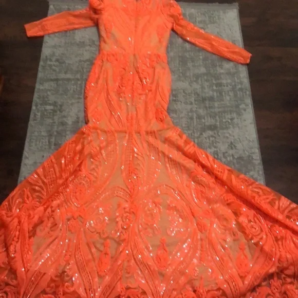 strapless open back dress Orange Long Sleeve V-Neck Patterned Sequin Prom Dress main image 1